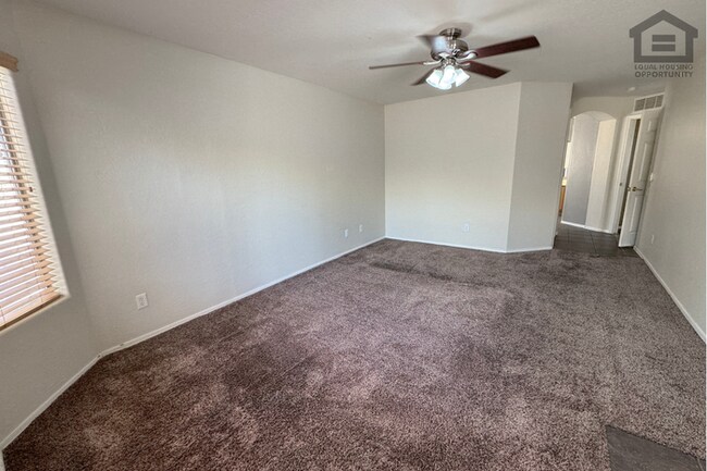Building Photo - 3Bed/2Bath House in Avondale! Ready for Immediate Move-In! – RV GATE!