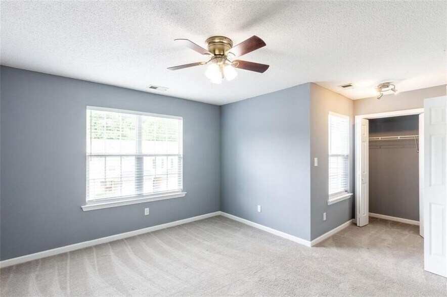 Building Photo - 6726 Gallant Ct SE