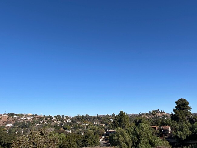 Building Photo - LOMITA ROAD Duplex