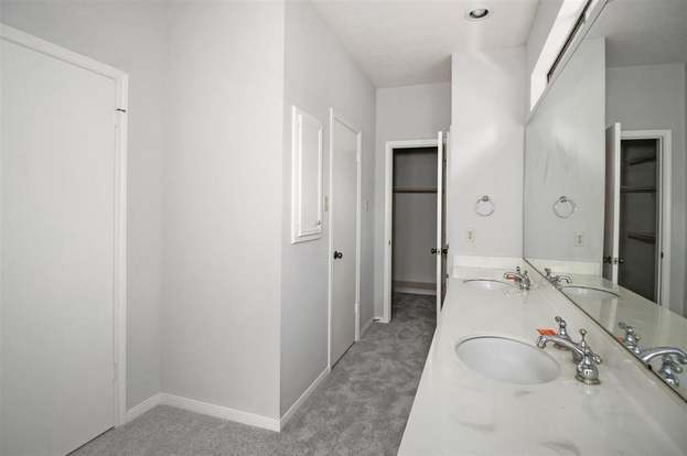 Building Photo - 3323 Village Falls Ct