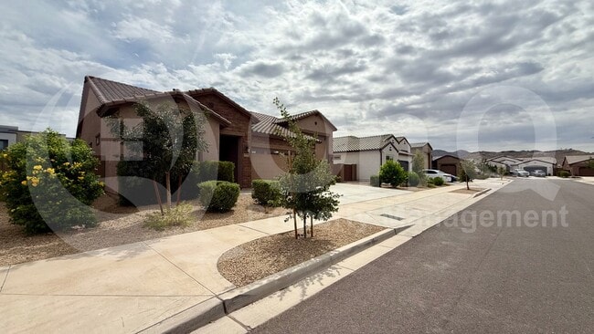 Building Photo - 9509 S 39th Dr