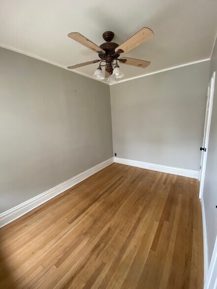 Building Photo - 2057 w birchwood ave
