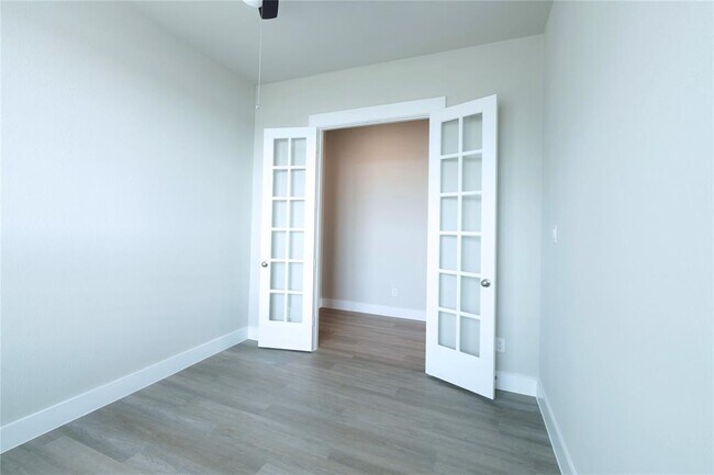 Building Photo - 2204 Inglenook Grv Dr