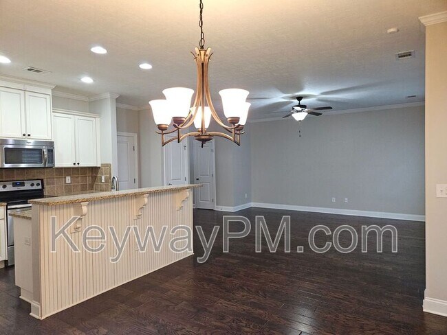Building Photo - 905 Glenhaven Dr