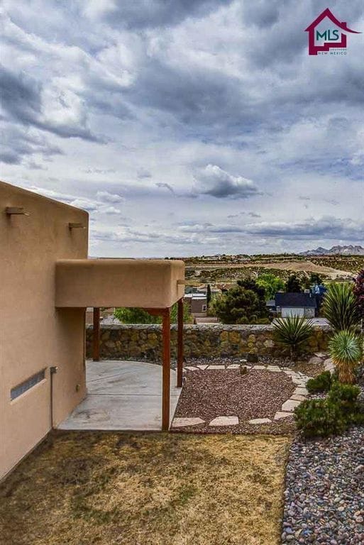 Building Photo - Great 3/2, Awesome Views, Spacious