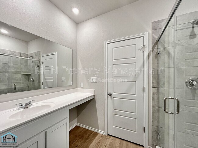 Building Photo - 1200 Legend Pass