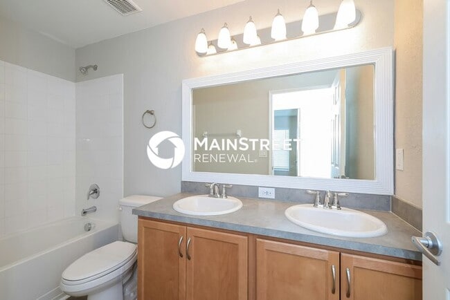 Building Photo - 4 Bedroom Pet-Friendly Home in MULBERRY, FL with Main Street Renewal