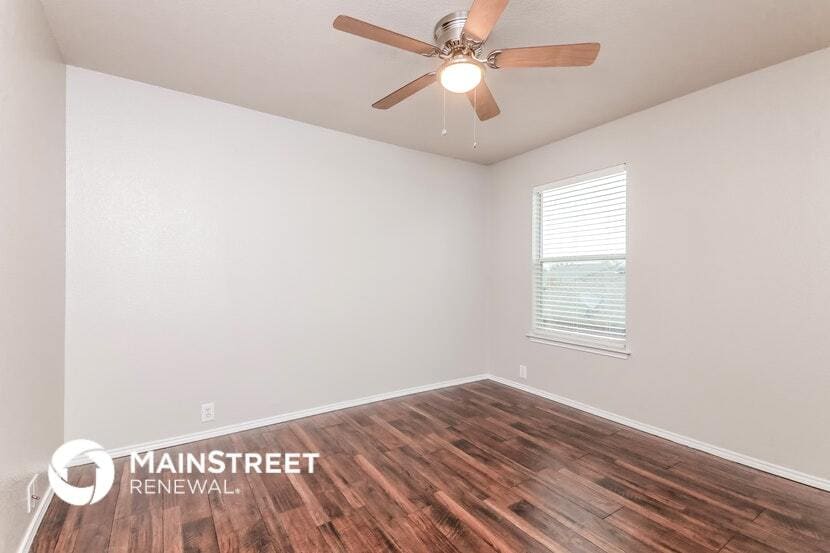 Building Photo - 520 Welch Dr