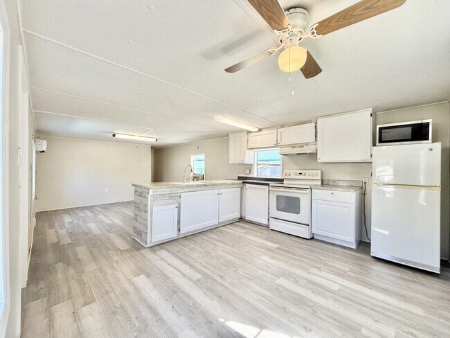 Building Photo - 6519 Sandra Dr