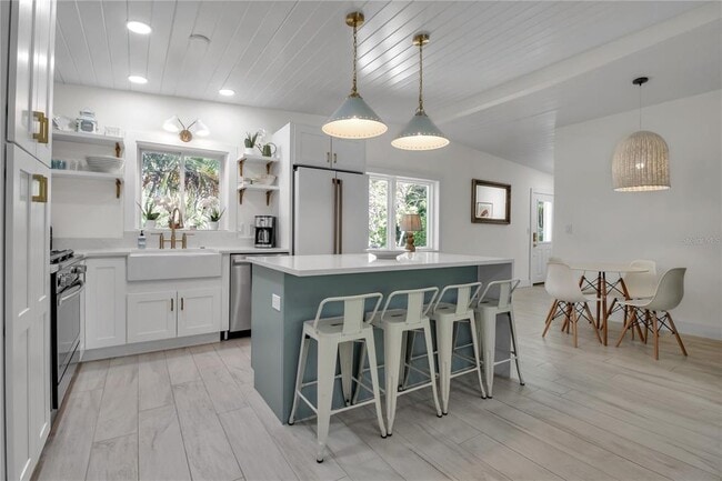 Building Photo - 6979 Longboat Dr S