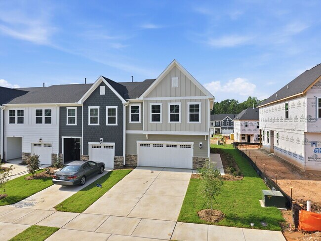 Building Photo - 219 Deercroft Dr