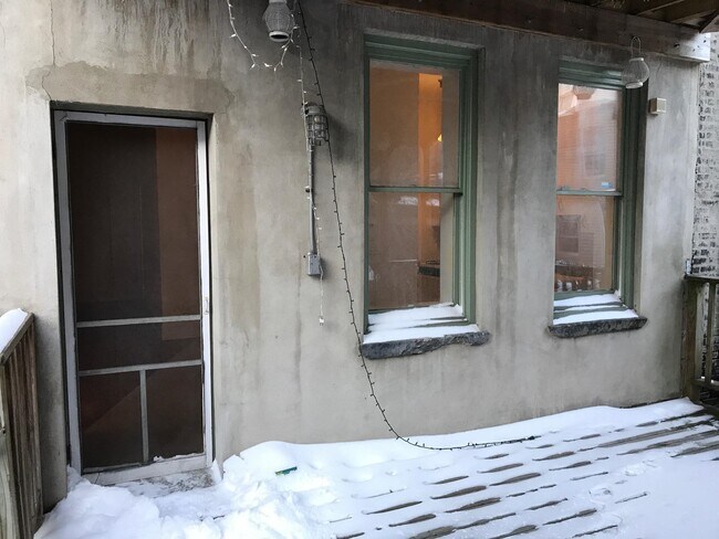 Building Photo - 55 Bright St