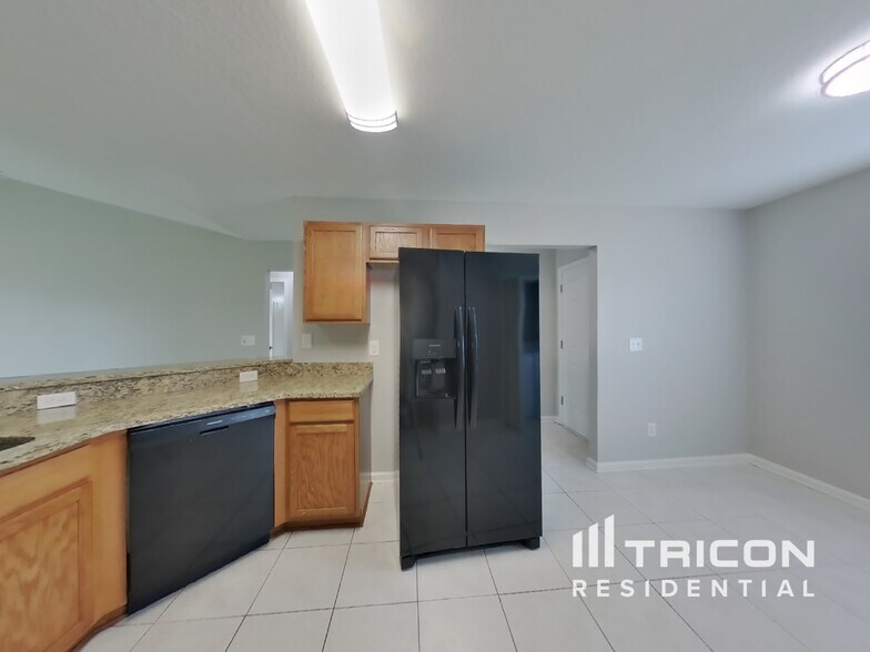 Building Photo - 11837 Raindrop Rd