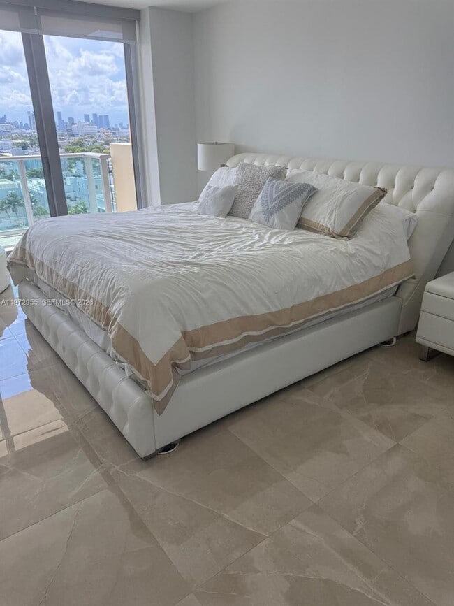 Building Photo - 1455 Ocean Dr