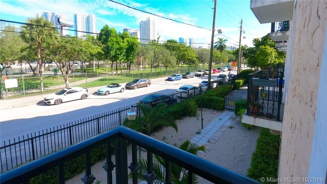 Building Photo - 400 SW 2nd St