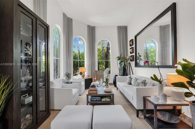 Building Photo - 2143 N Bay Rd