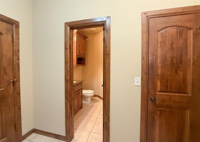 Building Photo - 14009 Canterbury Dr