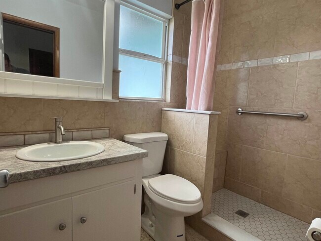 Building Photo - 58 Riberia St