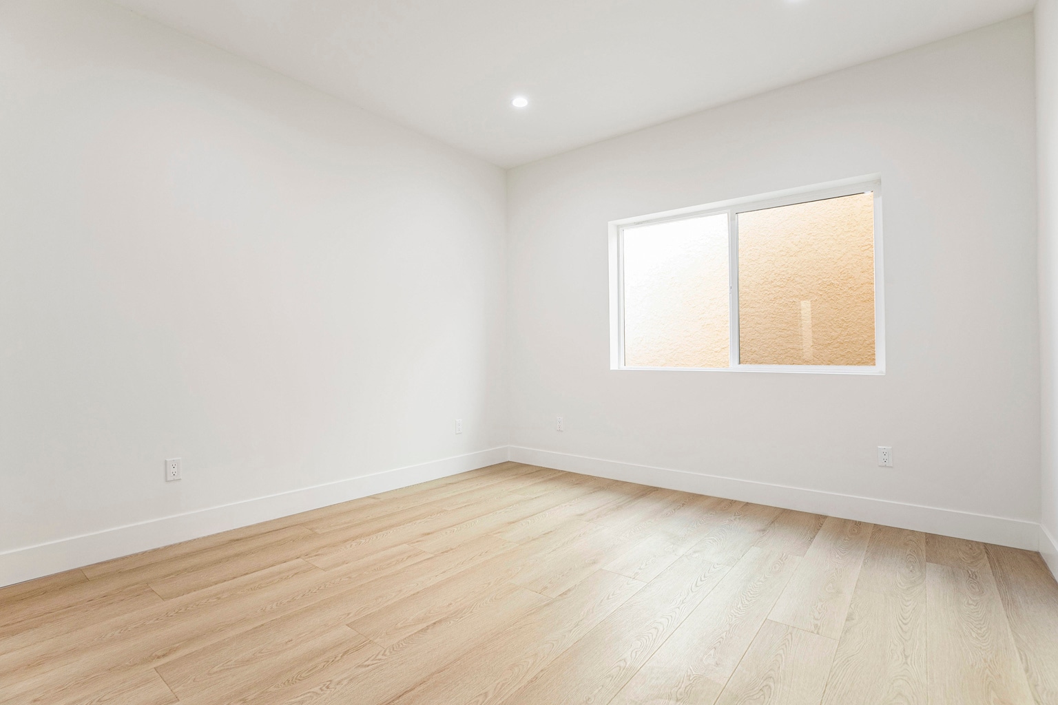 Building Photo - 914 Geneva St