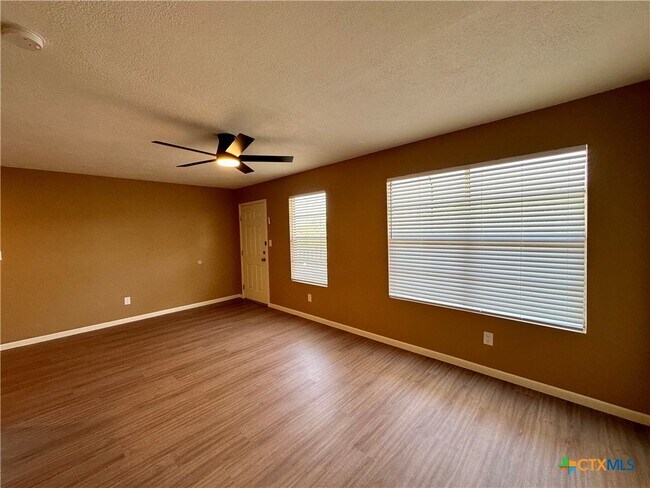 Building Photo - 1409 N Bishop St