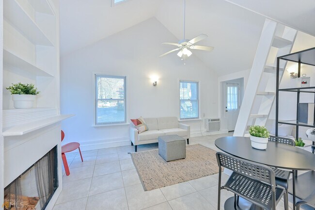 Building Photo - 1146 Oakdale Rd NE