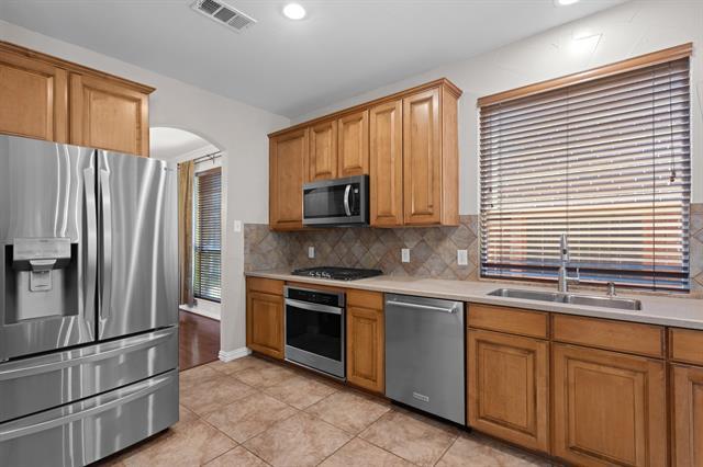Building Photo - 1441 Golf Club Dr