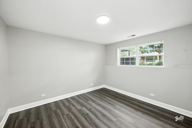 Building Photo - 751 Cherry Creek Dr