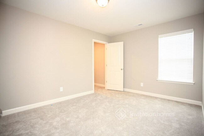 Building Photo - 126 Four Seasons Way