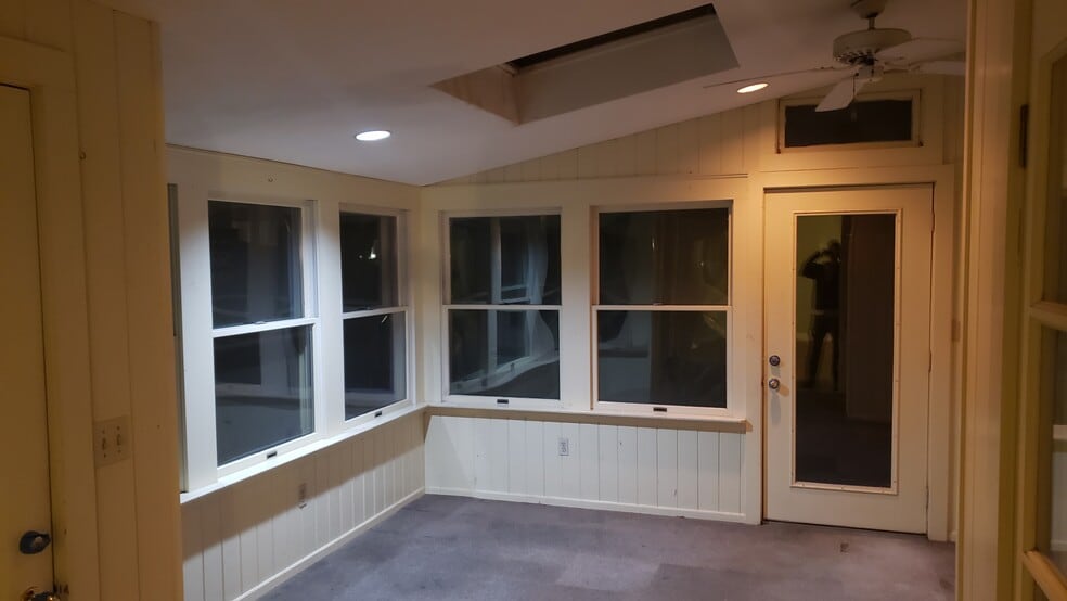 Building Photo - 128 Trenton St