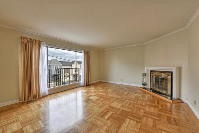 Building Photo - 715 30th Ave