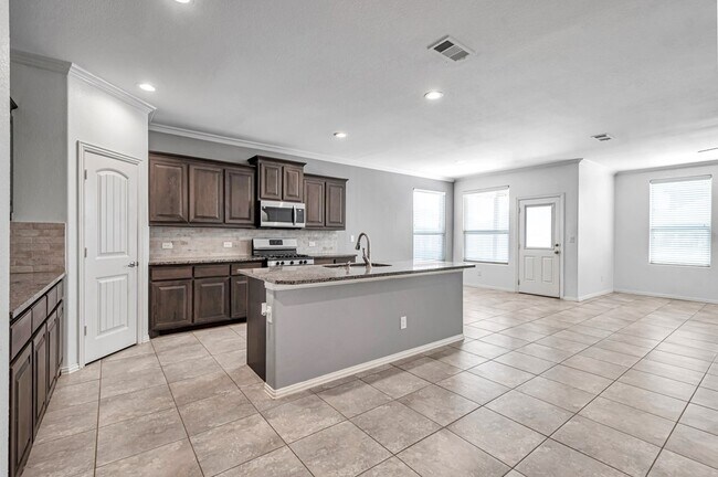 Building Photo - 7017 Kate Reed Dr
