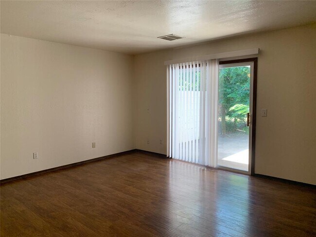Building Photo - 2248 Donna Dr