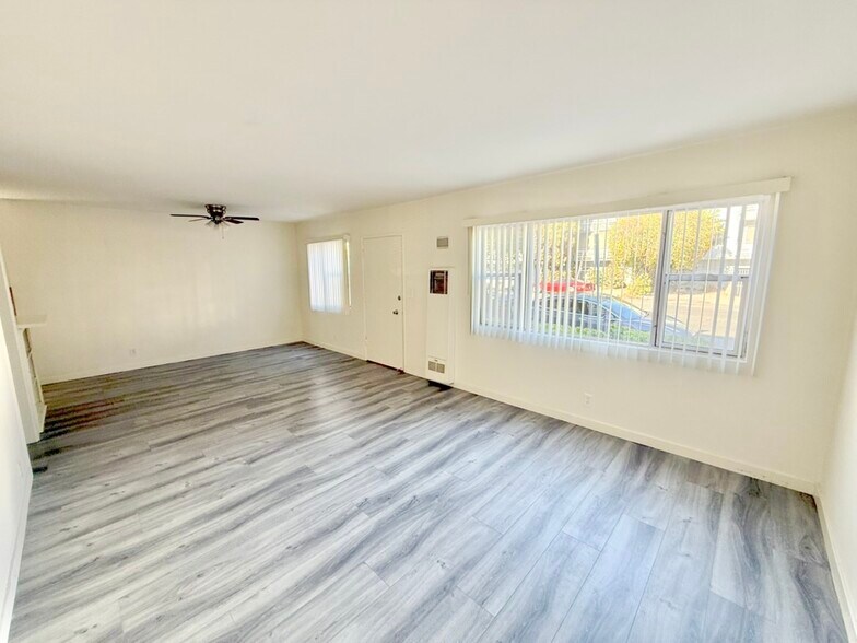 Building Photo - 231 California Ave