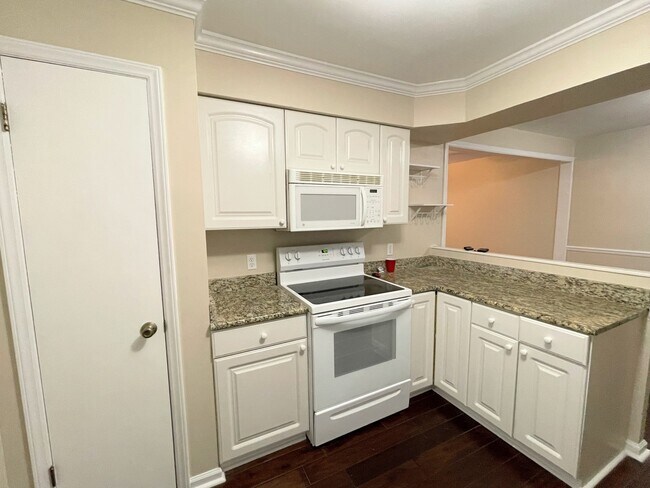 Building Photo - 205 Pine Ridge Rd