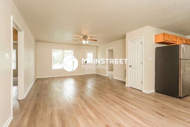 Building Photo - 3 Bedroom Pet-Friendly Home in THOMASVILLE...