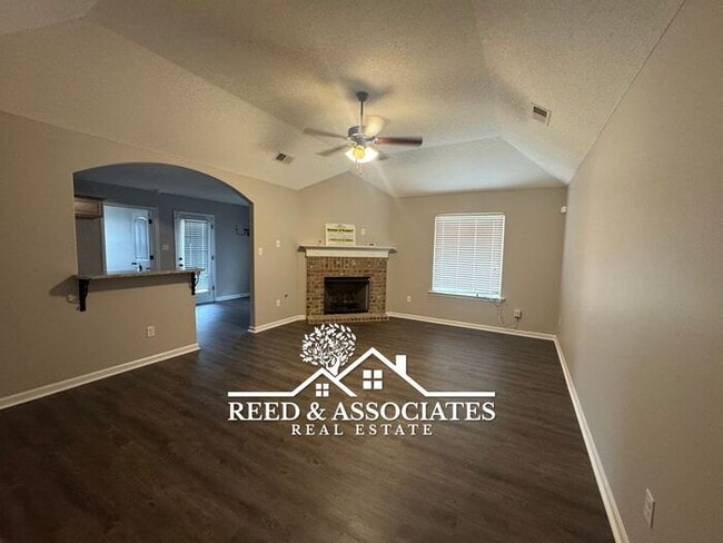Building Photo - 4 Bedroom in Cordova!!