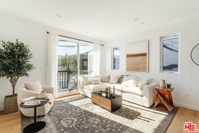 Building Photo - 6763 Lexington Ave