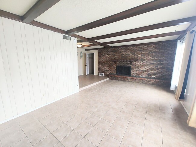Building Photo - 1310 65th Dr