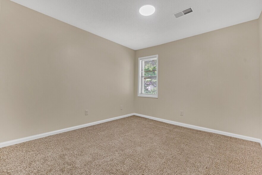 Building Photo - 1838 Quail Park Cir