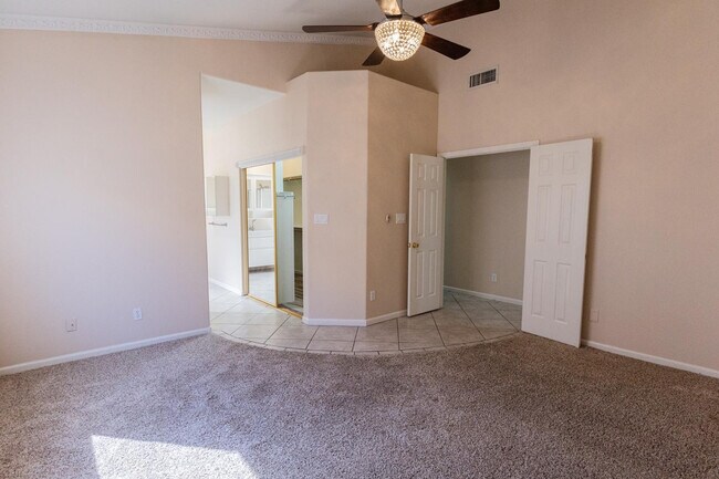 Building Photo - 7421 S Kachina Dr