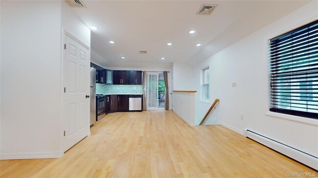 Building Photo - 138-15 82nd Dr