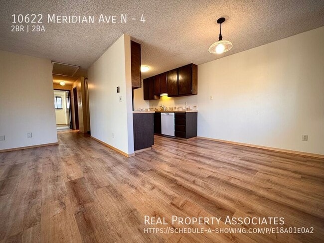 Building Photo - 10622 Meridian Ave N