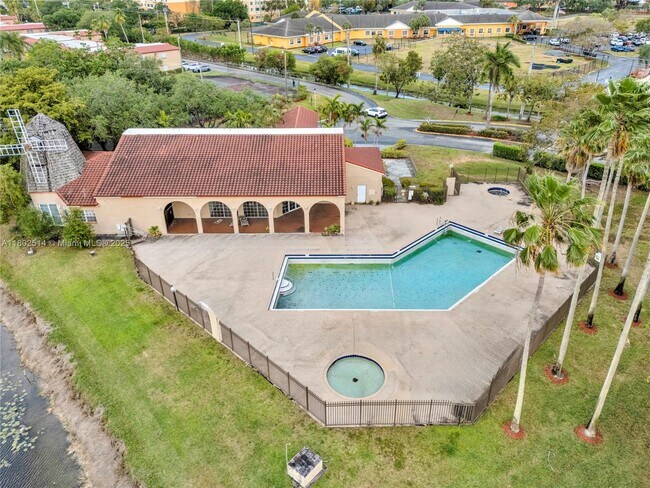 Building Photo - 333 SW 86th Ave