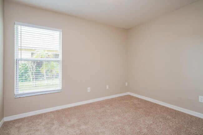 Building Photo - 669 Madrid Dr