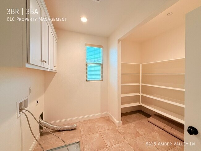 Building Photo - 8429 Amber Vly Ln