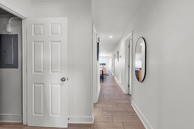 Building Photo - 511 S Ocean Blvd