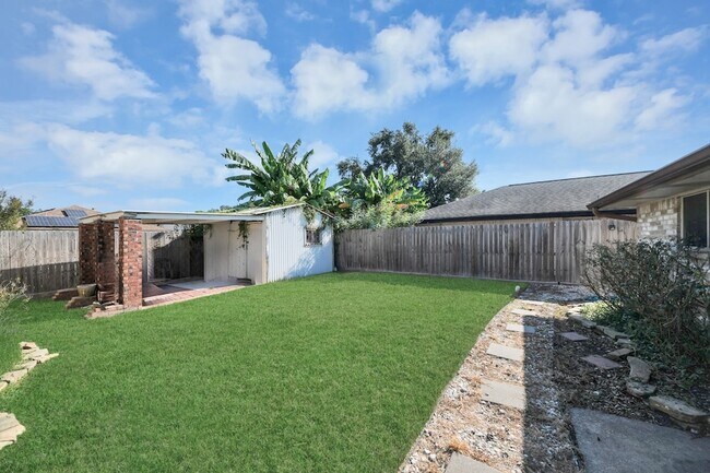 Building Photo - 4503 Hollybrook Ln
