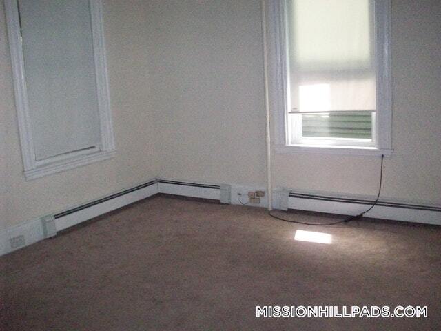 Building Photo - 42 Hillside St