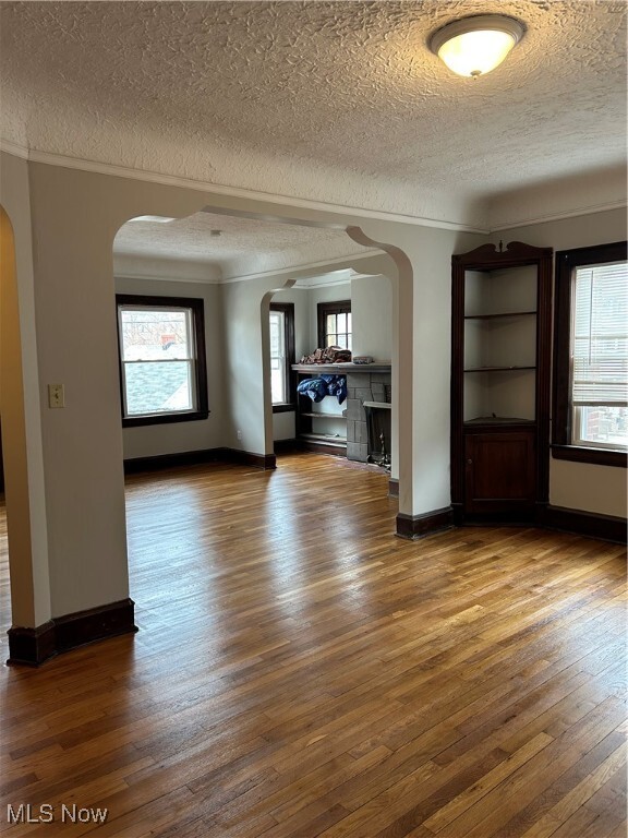 Building Photo - 1311 W 69th St