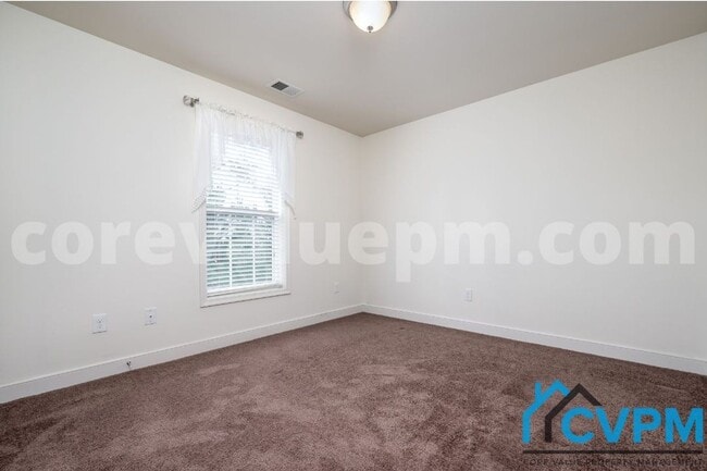 Building Photo - 1337 Jamestown Dr